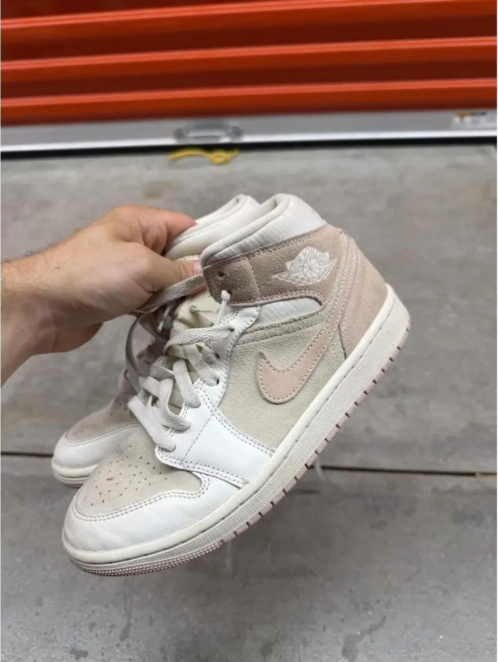 nike air Jordan 1 Mid SE Seersucker pink and white gym shoes size 8 WOMENS